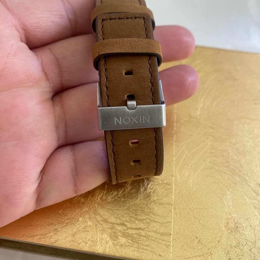 Nixon Mens Watch ✨ - Picture 2 of 3